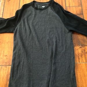 OLD NAVY MENS DARK GREY AND BLACK WAFFLE SHIRT